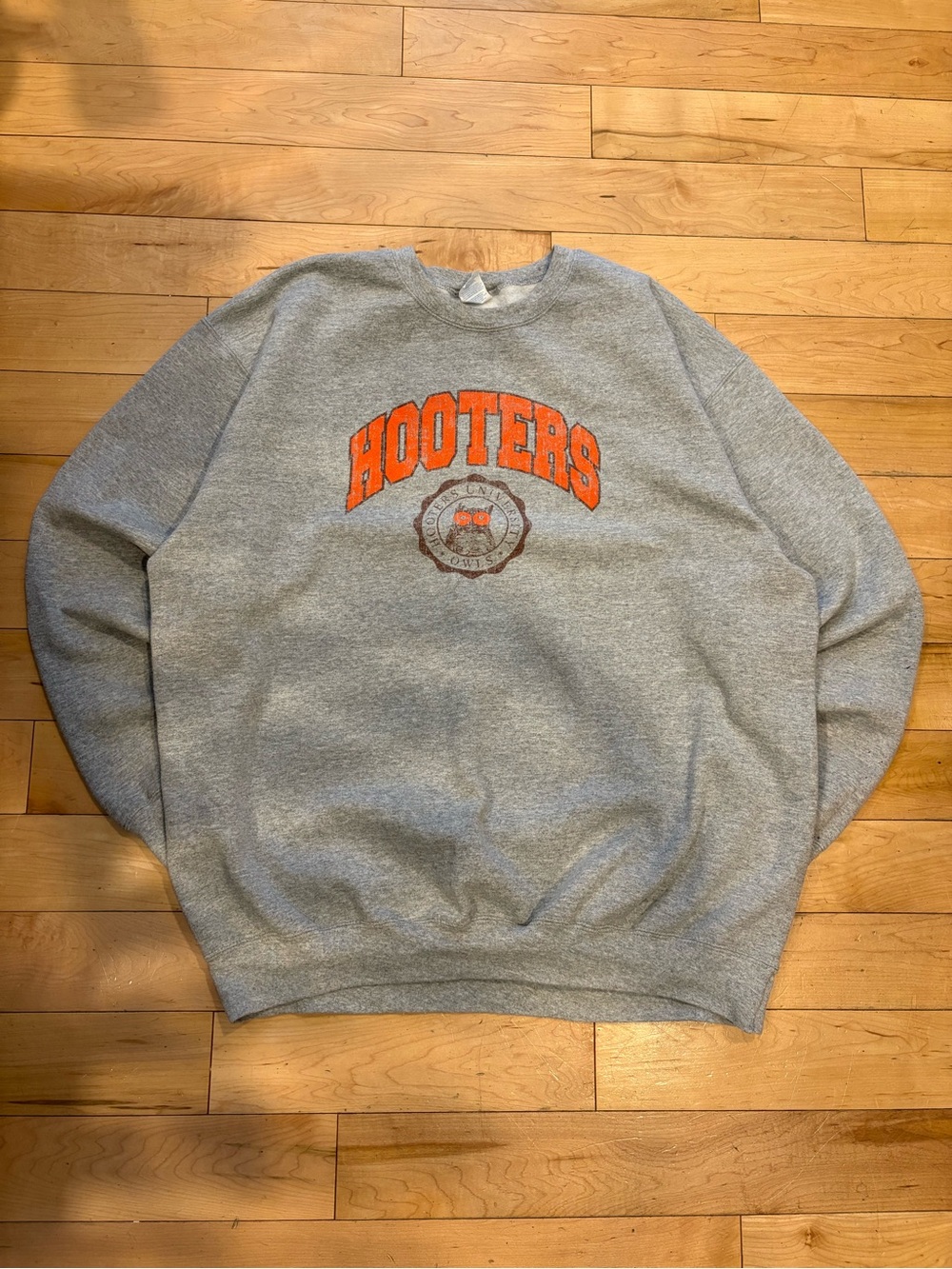 Vintage Hooters Crewneck Sweatshirt Size XL Hooters University Logo Y2K